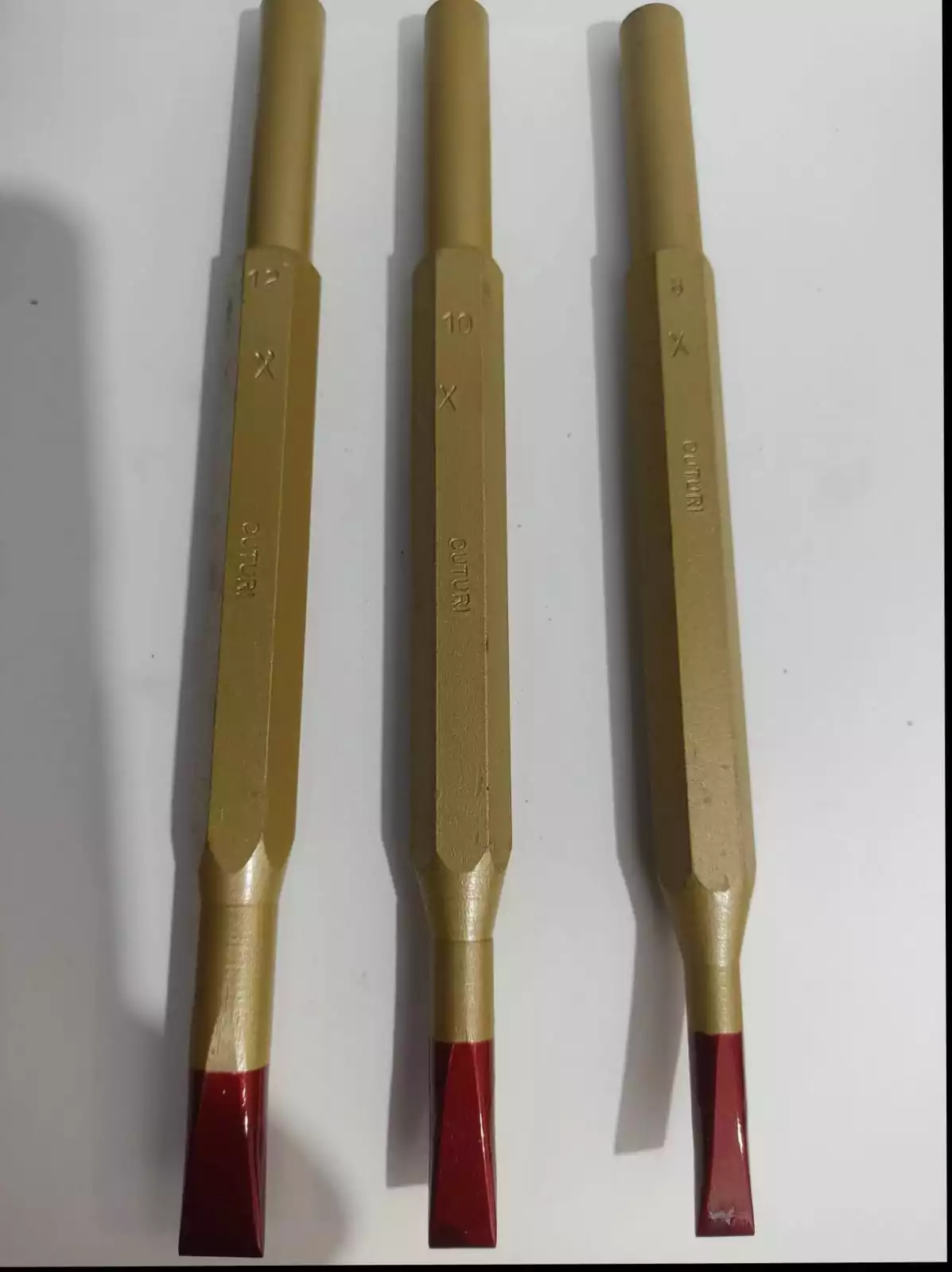 איזמל שטוח לפטיש "CUTURI"