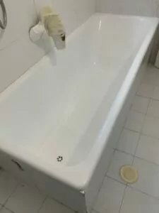 ⁦צבע פוליאוריתן לצביעת אמבטיות וכיורים⁩ – תמונה ⁦2⁩